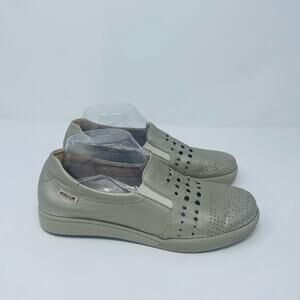 Mephisto Doroty Perf-Silver Slip‎ On-Size 8